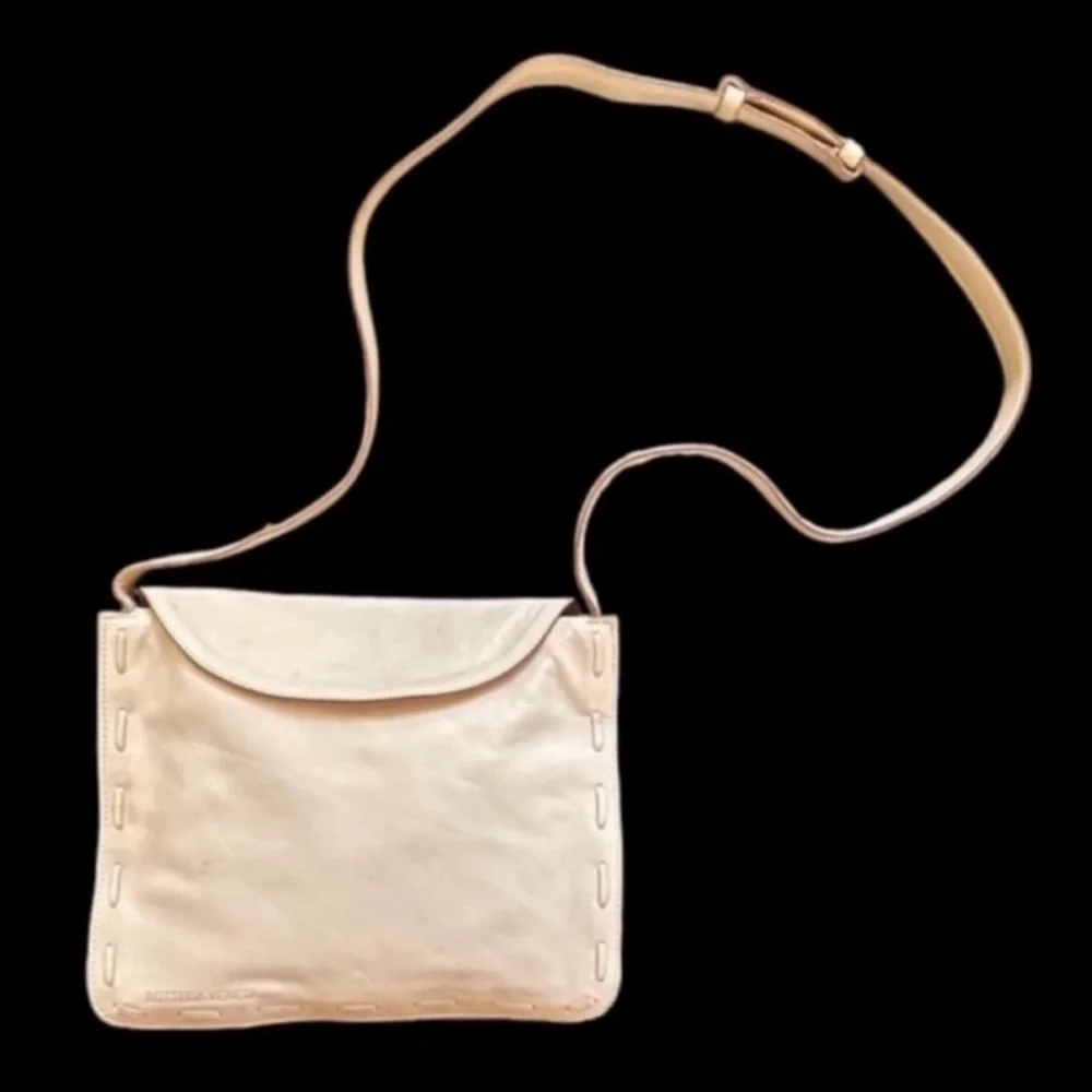 Bottega Veneta Cream Adjustable Strap Calfskin Leather Shoulder Bag